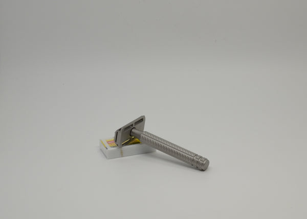 The APEX SATIN PLUS -SS Razor