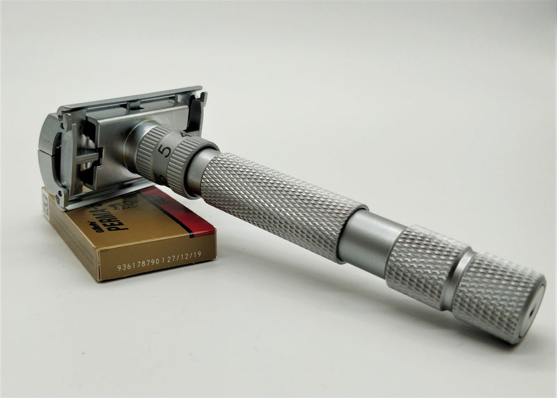 Rockwell Model T safety razor - brushed crome